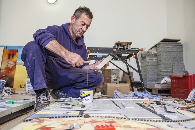 Un mese di grigio senza Blu. Il parere di Atomo